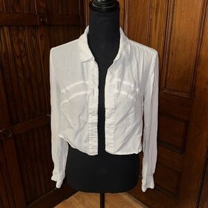 La Hearts White Cropped Notched Collar Button Down